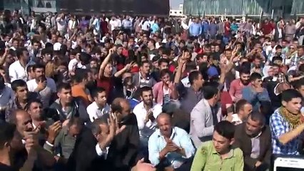 Kobani protestosunda linç girişimi güçlükle önlendi; 10 polis yaralı