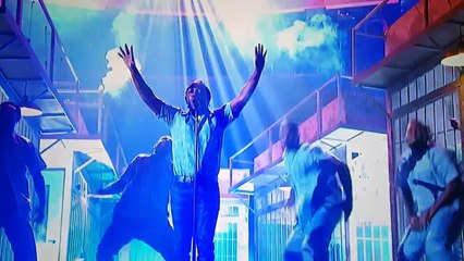 Grammys awards : Kendrick Lamar met le feu avec une performance politique !