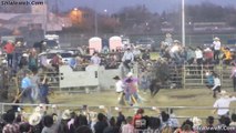 SUPER JARIPEO EXTREMO EN LOS BAñOS CALIFORNIA USA ESPECTACULARES MONTAS DE VALIENTES JINETES Y TOROS SALVAJOTES FEBRERO 2016