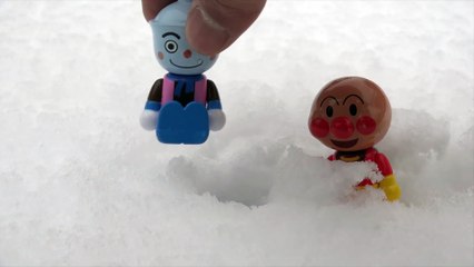 雪と遊ぼうアンパンマンおもちゃ Snow and toys