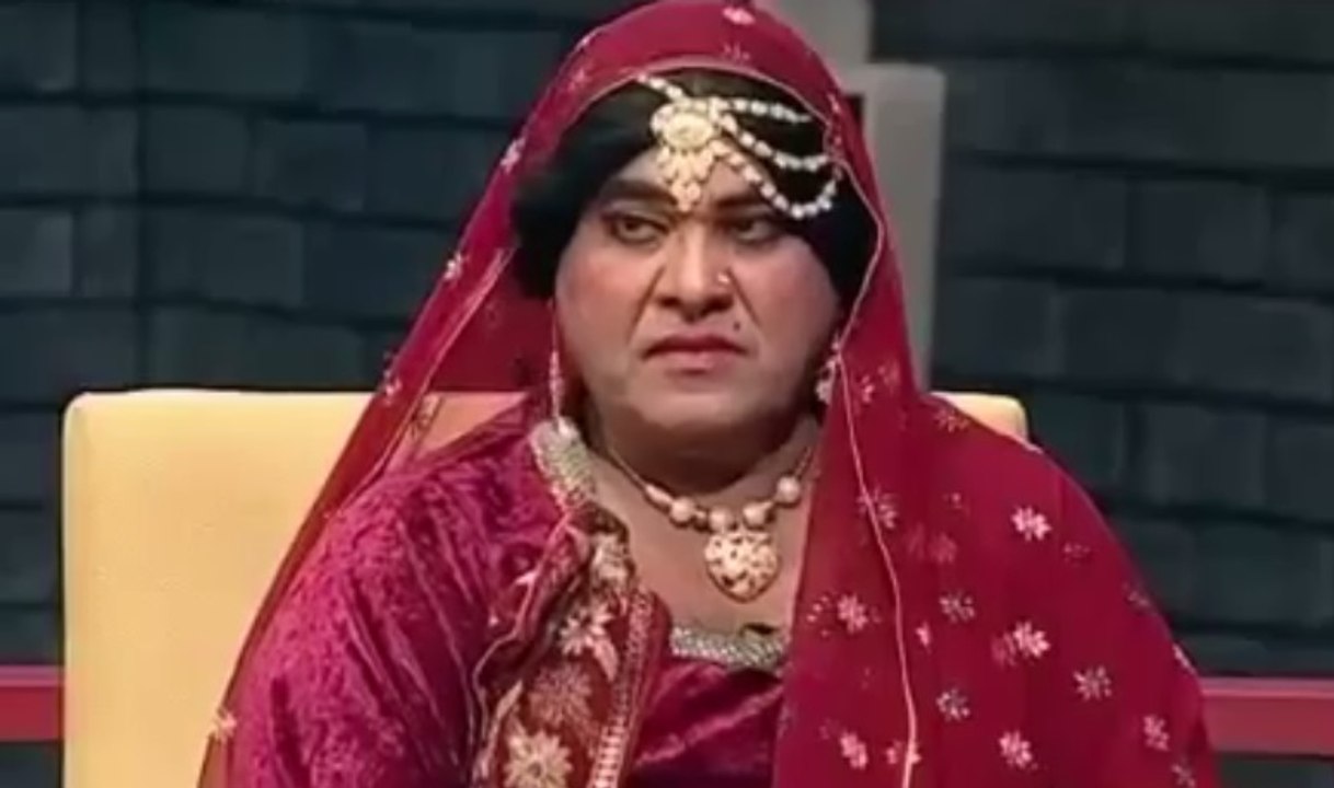 Khabardar with Aftab Iqbal - February 2016 - Express News