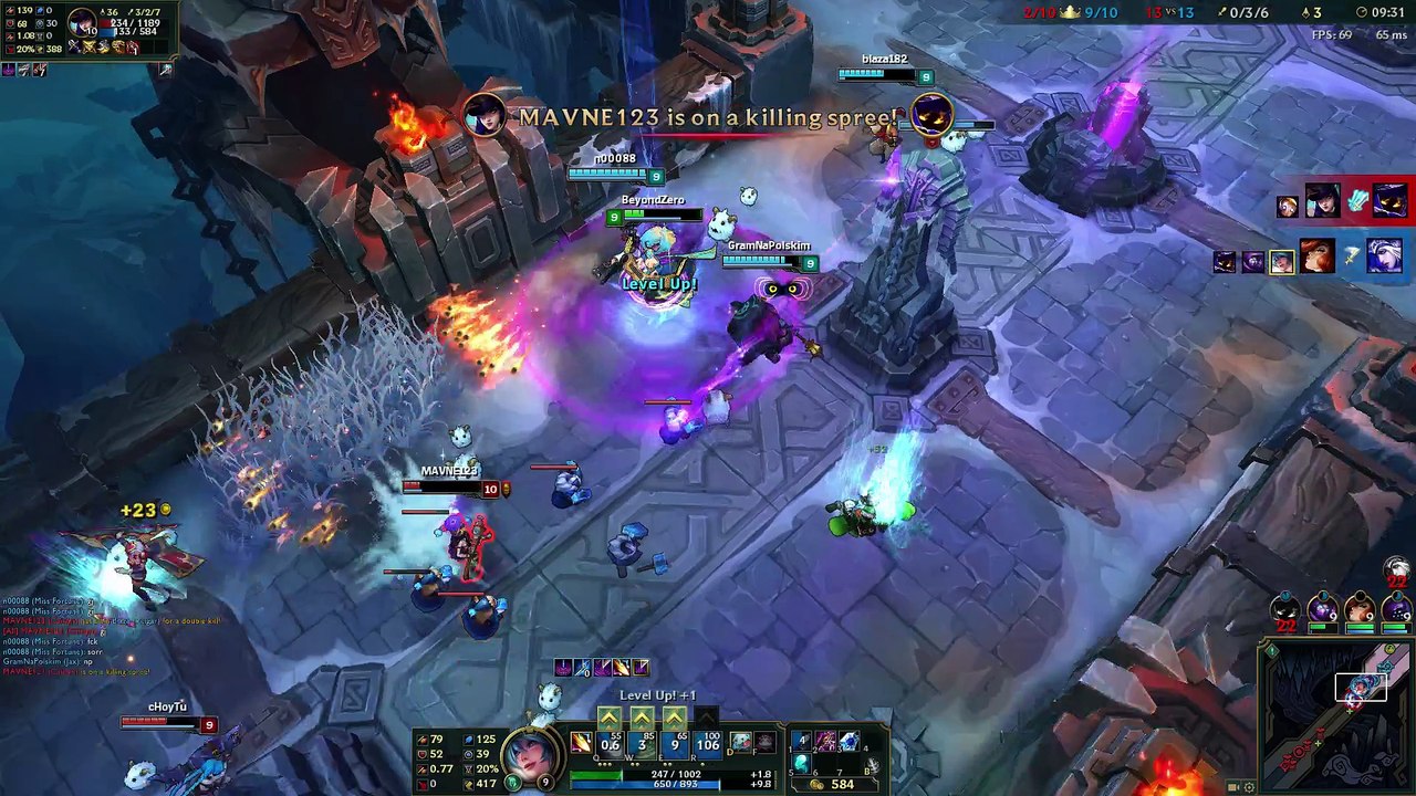 League of Legends - Making Plays in Sona Snowdown 2015