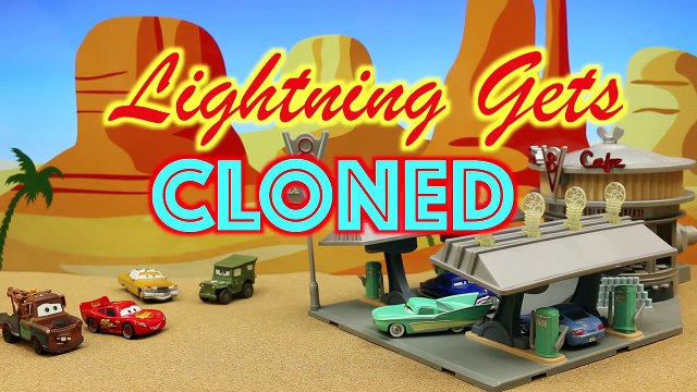Lightning McQueen GETS CLONED! Disney Cars McQueen Cars & Mater at Flos V8 Cafe by DisneyCarToys