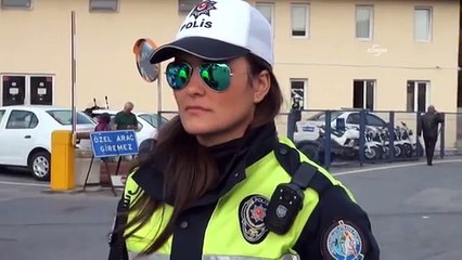 Kameralı trafik polisi görev başında