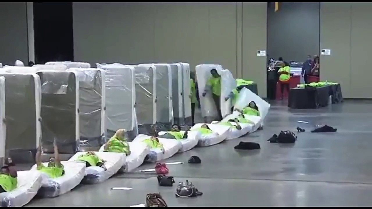 ‪‎‪‎Mattress Tester Fun at Work Place