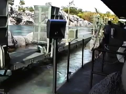 WALT DISNEY WORLD MAGIC KINGDOM 20,000 LEAGUES SUBMARINE RIDE