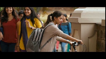 Ente Kannil Ninakkai (Bangalore Days)