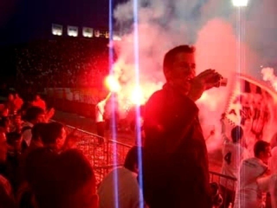 Fumis pour fêter la montée du SCO en Ligue 2