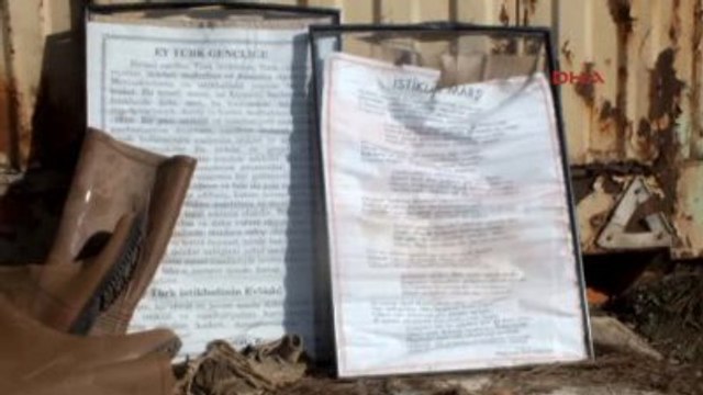 İstiklal Marşı ve Gençliğe Hitabe Panolarının Çöp Gibi Atılması Tepki Topladı