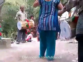 Desi Girl Dance on Dhol