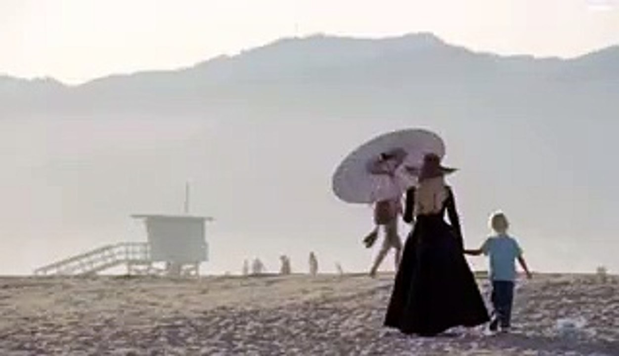 Lady Gaga - Tribute Performance to David Bowie at the Grammys Award 2016 (Lazarus song) -