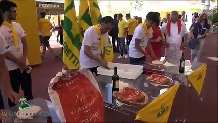 Неаполь Италия  Фестиваль пиццы Пиццафест