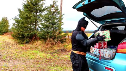 Spiderman vs Venom vs Batman with Santa Claus! Real Life Superhero Movie!