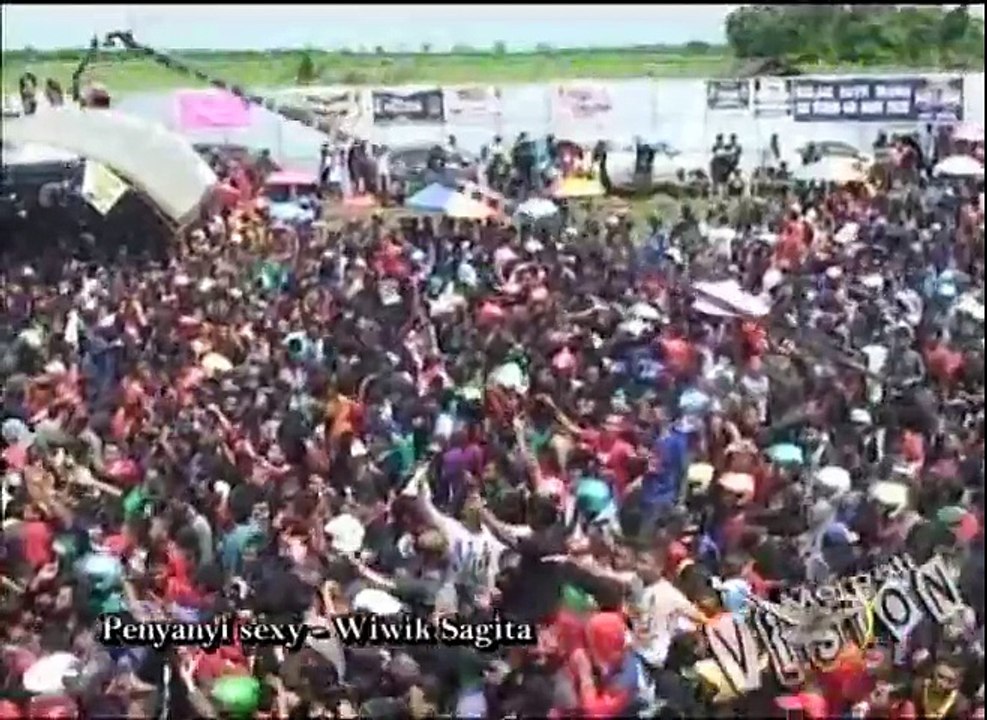 PENYANYI SEXY WIWIK SAGITA - NEW PALLAPA PUNCAK KESONGO - BLORA - MERPATI VISION