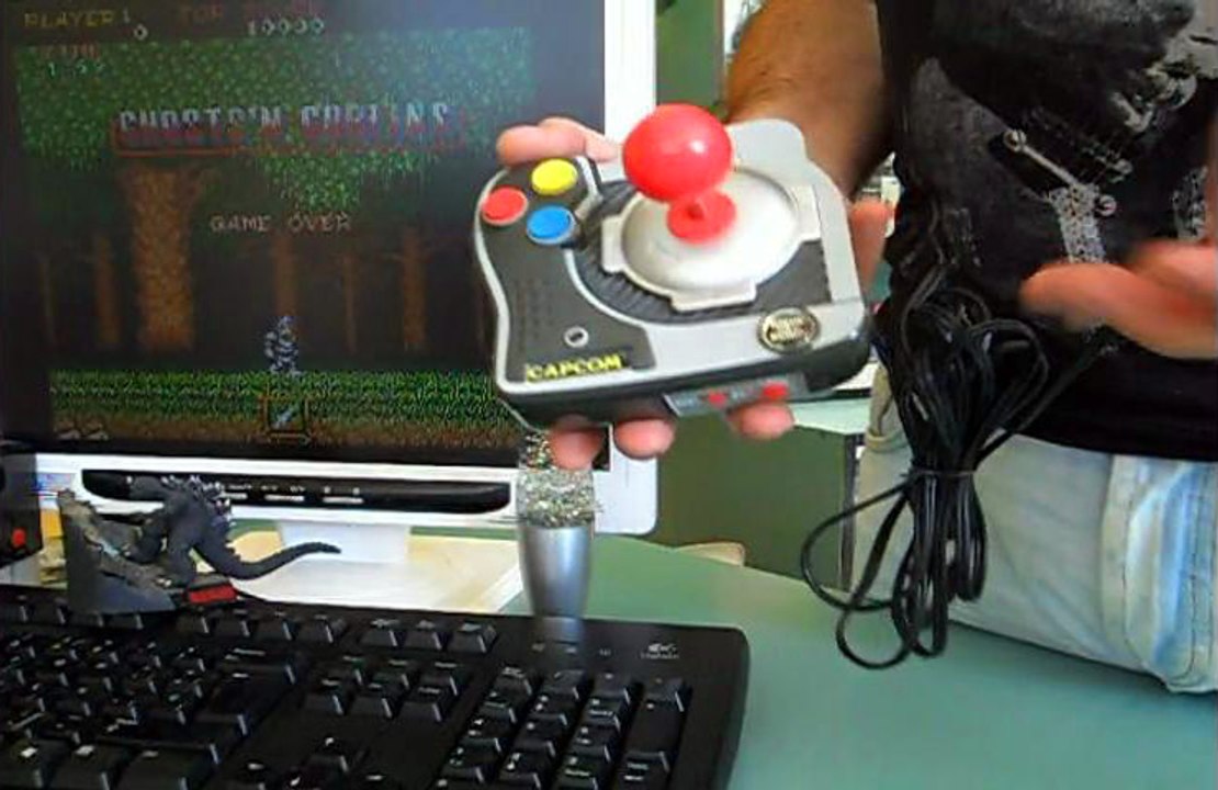 CAPCOM PLUG & PLAY TV GAMES TV PLUG'N PLAY GAME CONSOLE CONSOLA ARCADE (Ghost n Goblins, 1942 & Commando, 3 in 1) REVIEW ANALISIS PORTABLE - MAQUINA RECREATIVA PORTATIL MANDO MULTIGAME MULTIJUEGO Conexión Salida a TV OUT Conection - Jakks Pacific UNIT