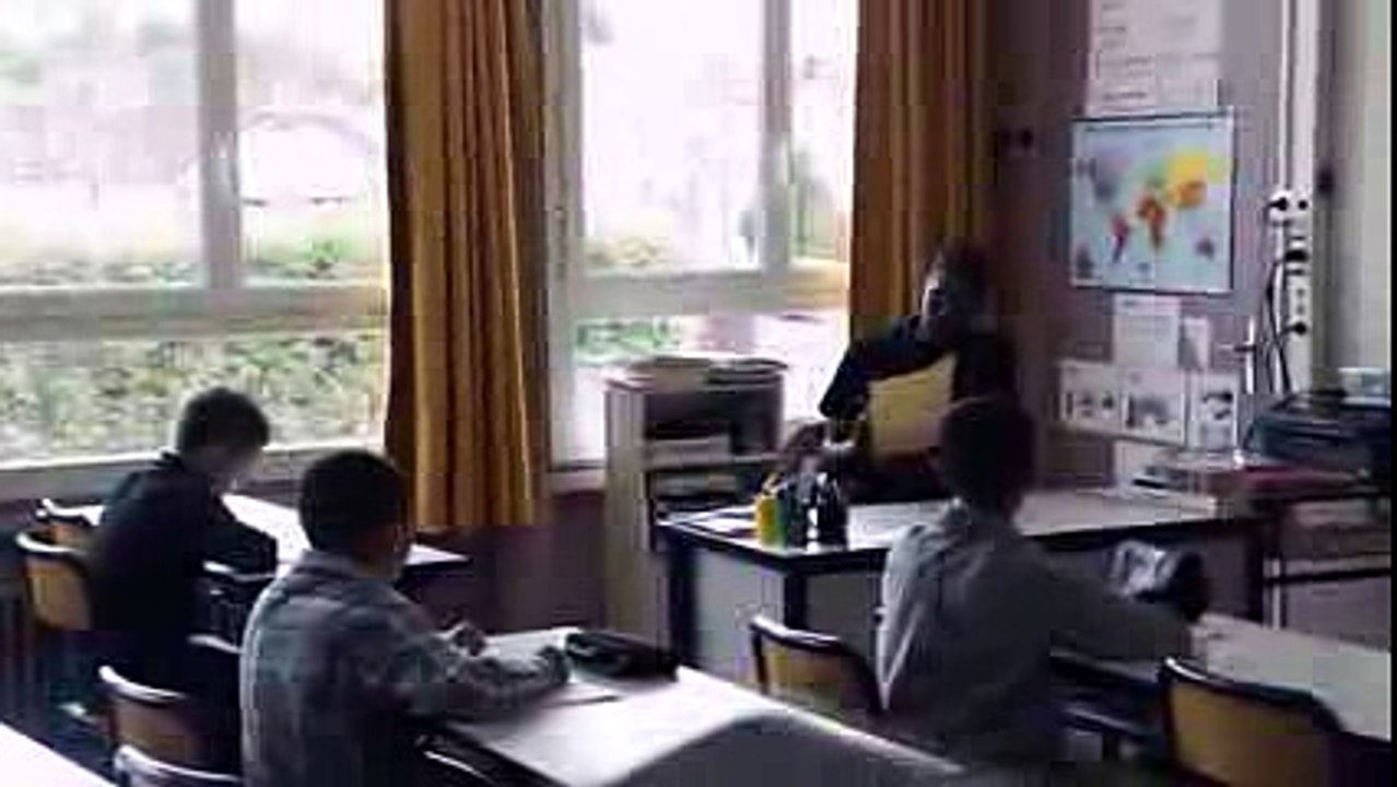 SEAR LUI MEME - Leçon de Piano (Clip Officiel)