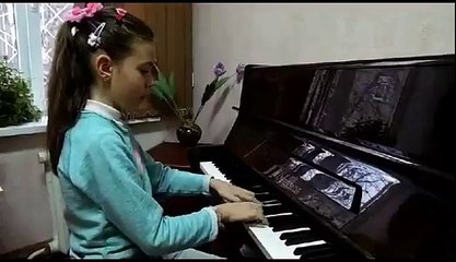 Ionela NELLA- la pian fragment (1024p FULL HD)