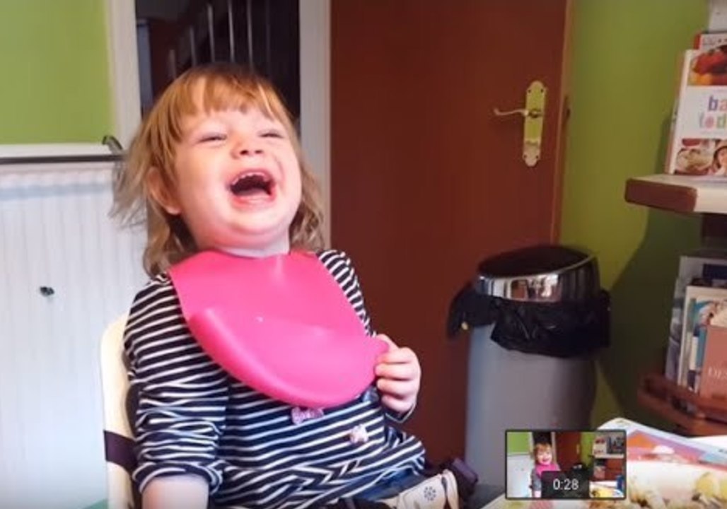 This Girl Thinks Her Dad's Jokes Are Completely Hilarious