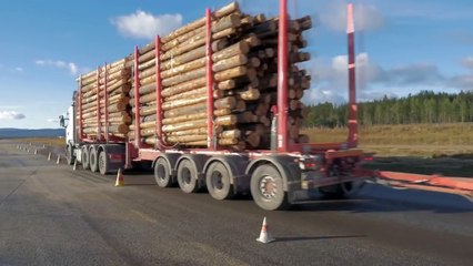 Самый тяжелый лесовоз в мире - 104 тонны - The heaviest timber truck in the world - 104 tons