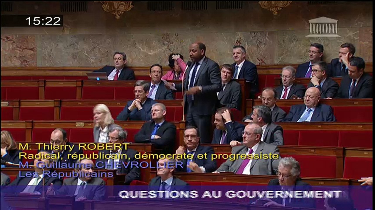 Thierry Robert interpelle le gouvernement sur l'opacité des prix d'avion entre la métropole et La Réunion