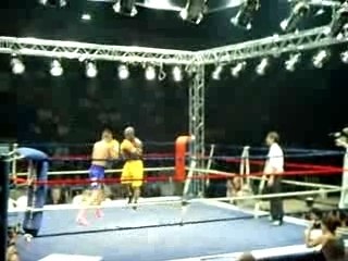 FIGHT-ZONE Backey pounendala vs steeve valente