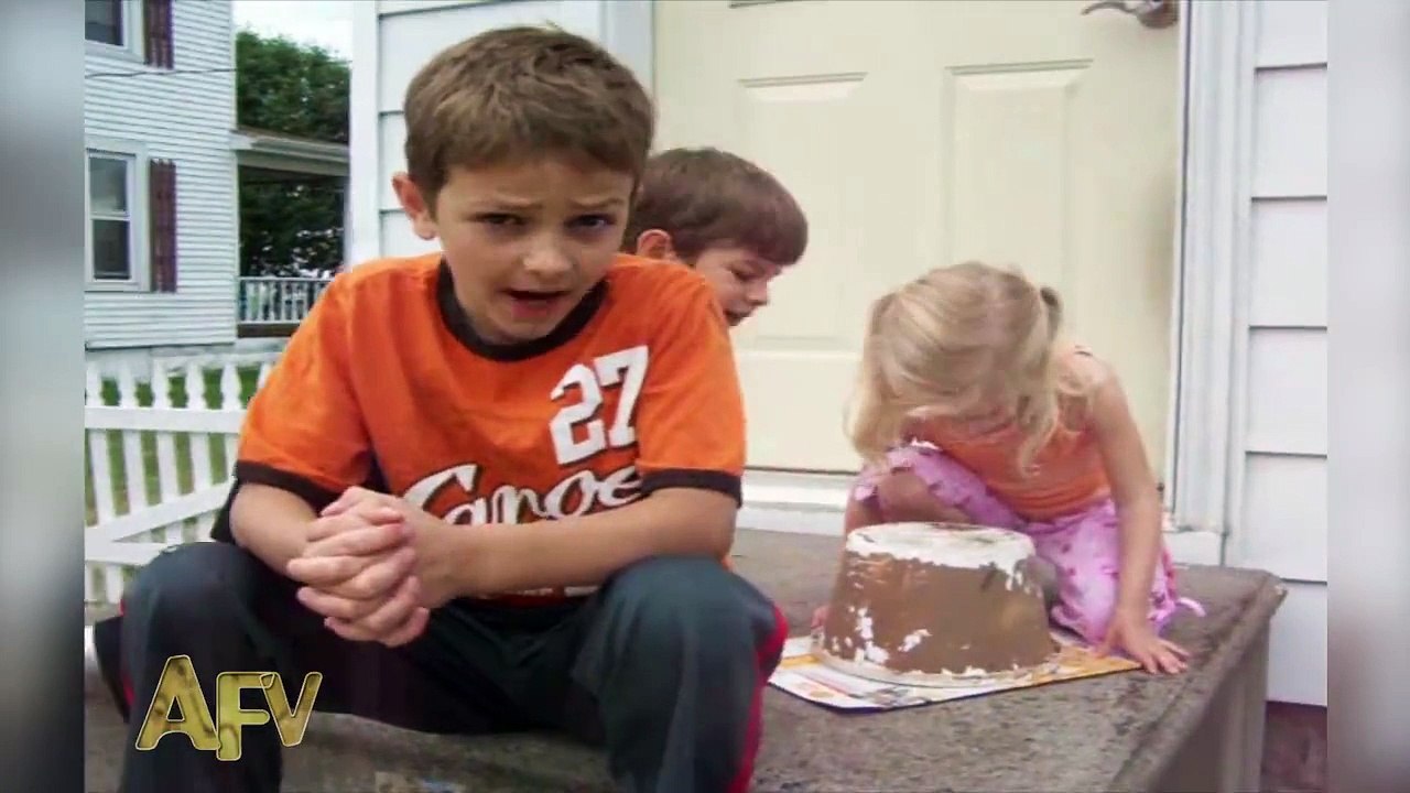 Un grand frère fail a cause de son frère et sa soeur