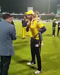 Watch Exclusive Video of Shahid Afridi With His Cute Daughter in Ground