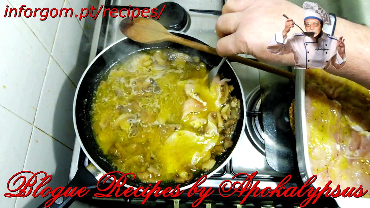 Bifes de Frango com Cogumelos e Mostarda com Grãos