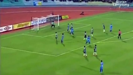 Você não vai acreditar nesse gol de falta