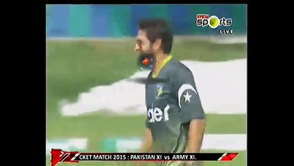 Gernal Raheel Sharif Hits 4 To Shahid Afridi