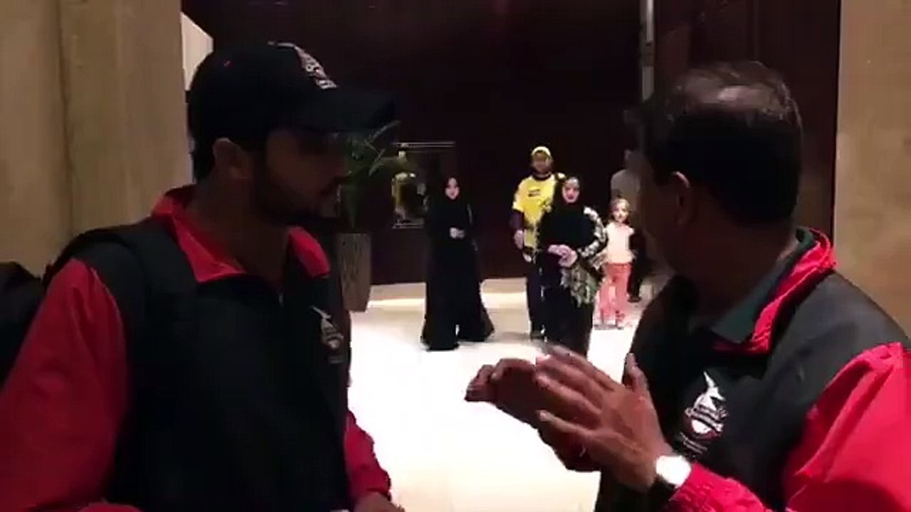 Geo News Reporter Nisar Insulted Azhar Ali By Grabbing Shahid Afridi In The Middle Of The Interview-SM Vids