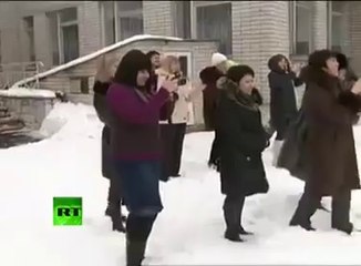 What girls are doing in Snow..... Must watch