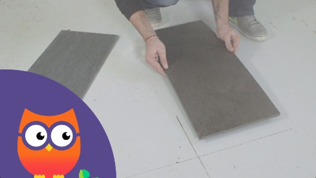 Comment installer des dalles de lino à clipser (Ooreka.fr)