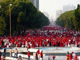 produkt 28 ft ento engjujt fanella - kuq e zi