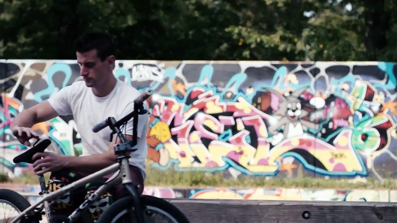 BMX Meets Parkour - Unthinkable Bike Tricks with Tim Knoll