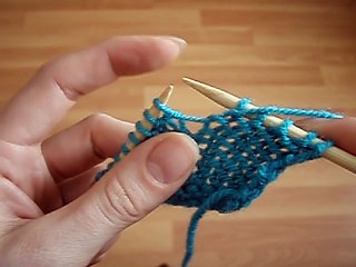 How to Knit- The Purl Stitch
