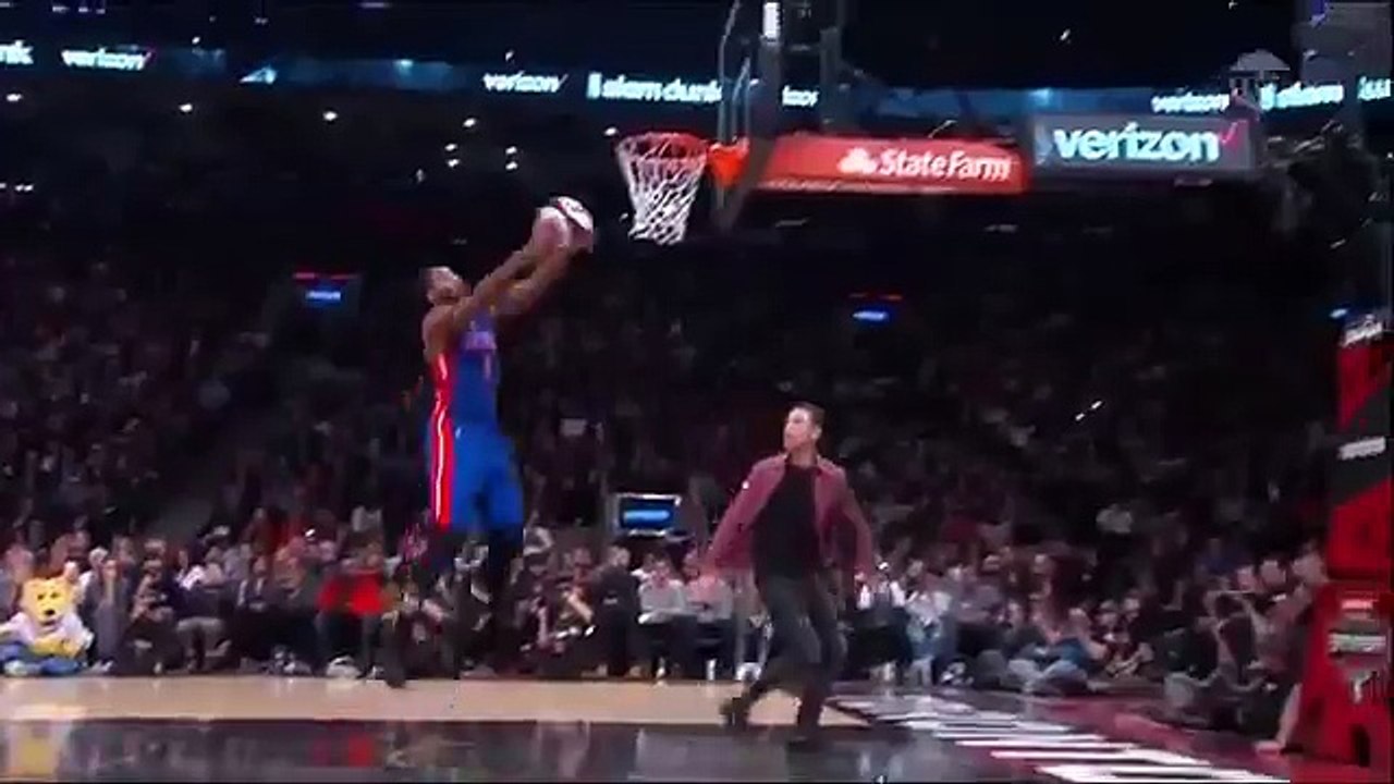 Steve Nash Executes Perfect Rainbow Flick  - 2016 NBA All-Star Game Toronto