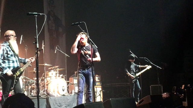 Concert des Eagles of Death Metal : On vous aime tellement putain !