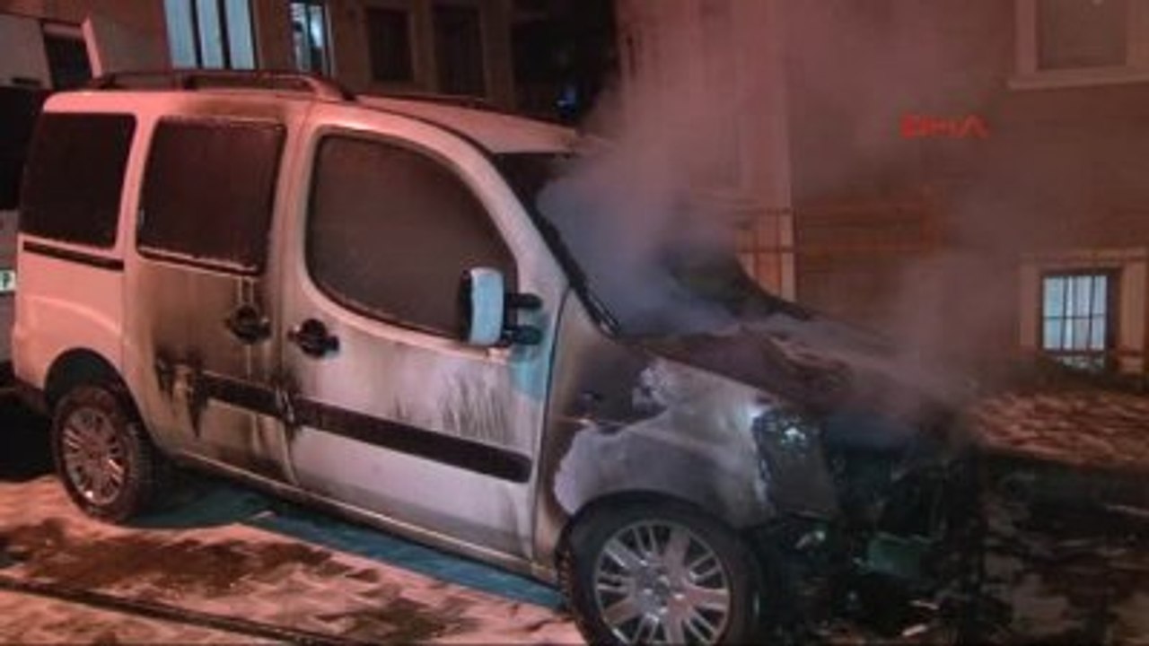 Kağıthane'de 5 Araç Kundaklandı