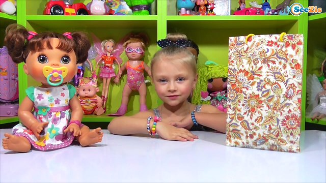 ✔ Кукла и Ярослава открывают Киндер Сюрпризы - Живая игрушка для детей. Doll Alive. ✔