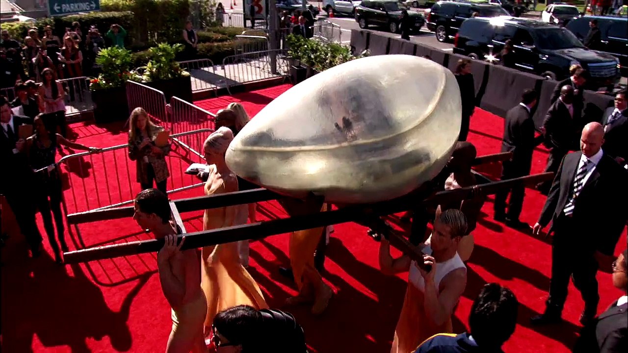 Lady Gaga Red Carpet Interview - British Fashion Awards 2015