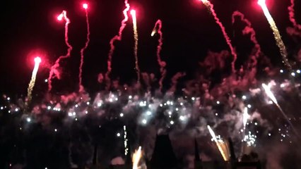 Symphony in the Stars fireworks with Star Wars: The Force Awakens at Disneys Hollywood St