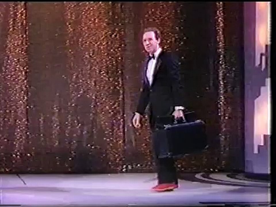 Michael Davis (juggler)