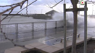 Quiberon: Fortes vagues sur la Grande plage - Bretagne Télé