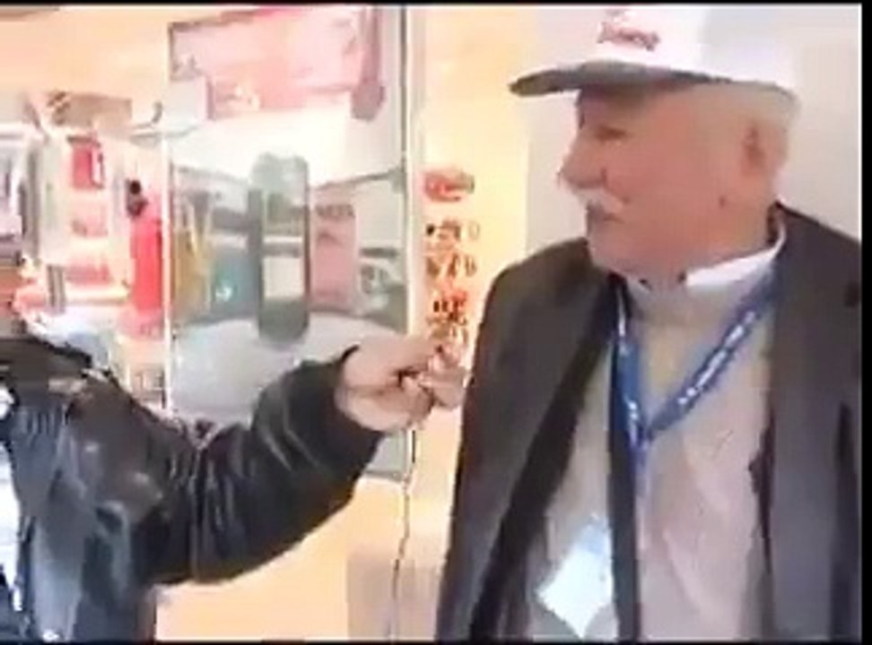 ARKADAŞLAR ARABAYA BİR EL ATIN TEKLEDİ YİNE !!!!Dayının Pervazsız gülüşü izleyin sizde gülün....!