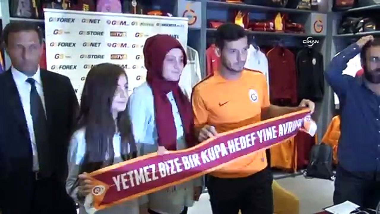 Blerim Dzemaili, taraftarlarla buluştu