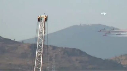 Türk Yıldızları ‘kurtuluş günü’nde İzmir’de uçtu