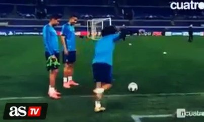 Marcelo marcó desde detrás de la portería y con el exterior