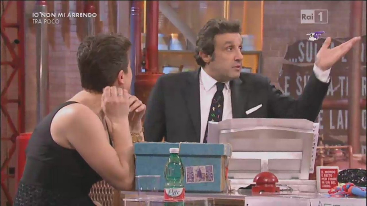 La concorrente di Affari Tuoi e le iniezioni...gag di Flavio Insinna