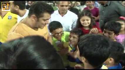 Salman Khan SLAPS his bodyguard!